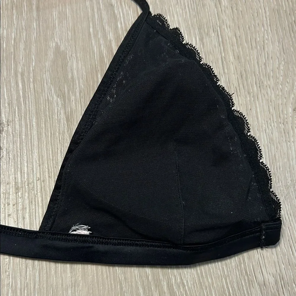Victoria's Secret Daisy Lace Triangle Front Closure Black Bralette